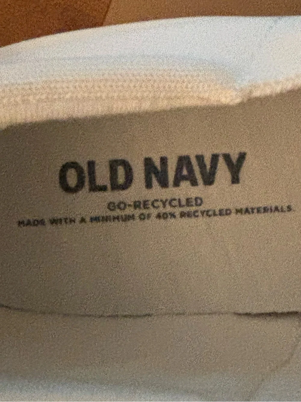 Like new Old Navy Women's Slip-On Canvas Sneakers in White Sz 7